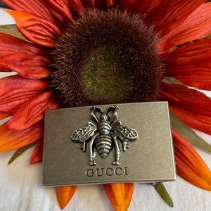 Gucci belt buckle 🐝 has a few small scratches really not noticeable